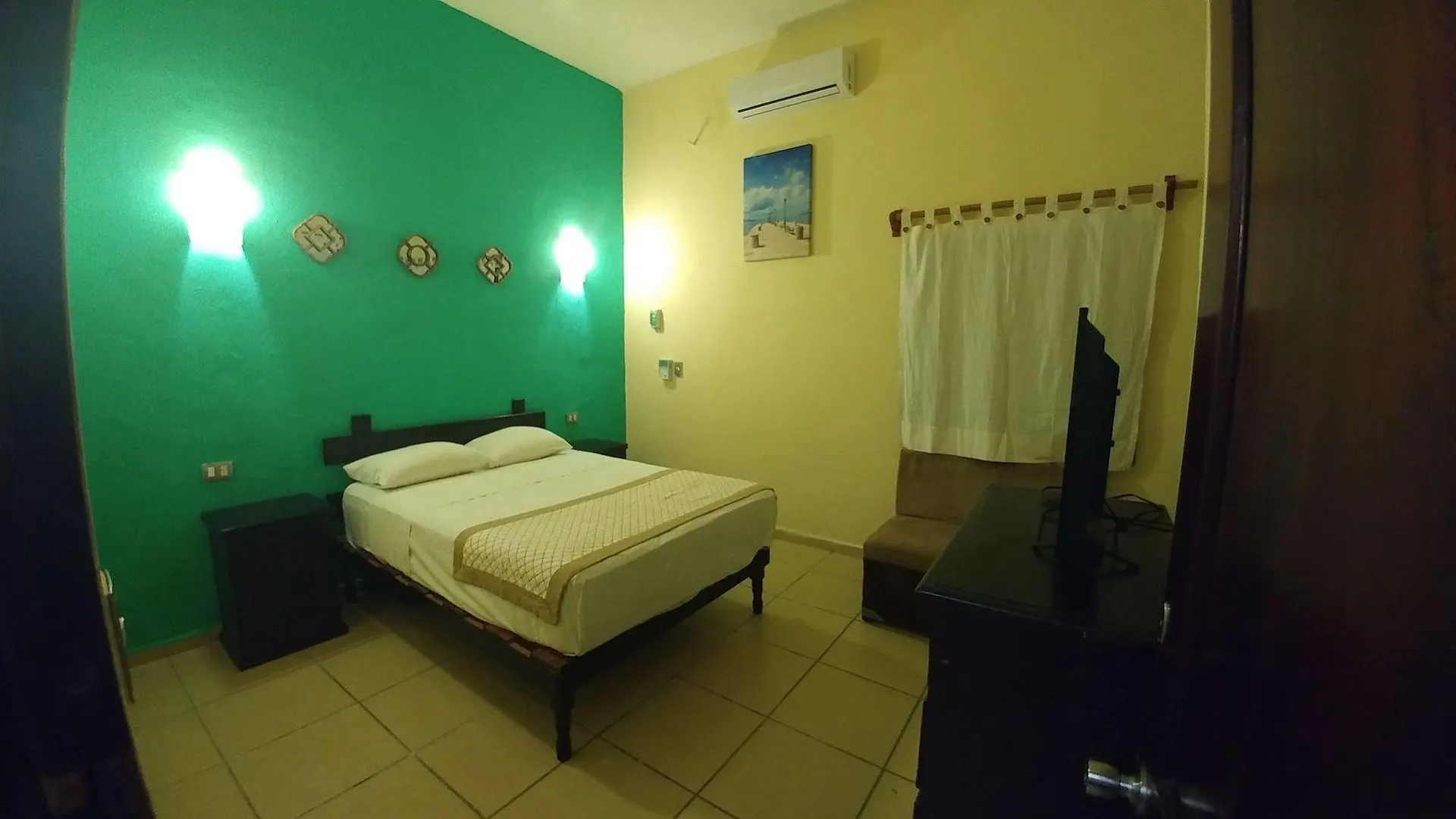Hostal Charlys Tulum Hostel